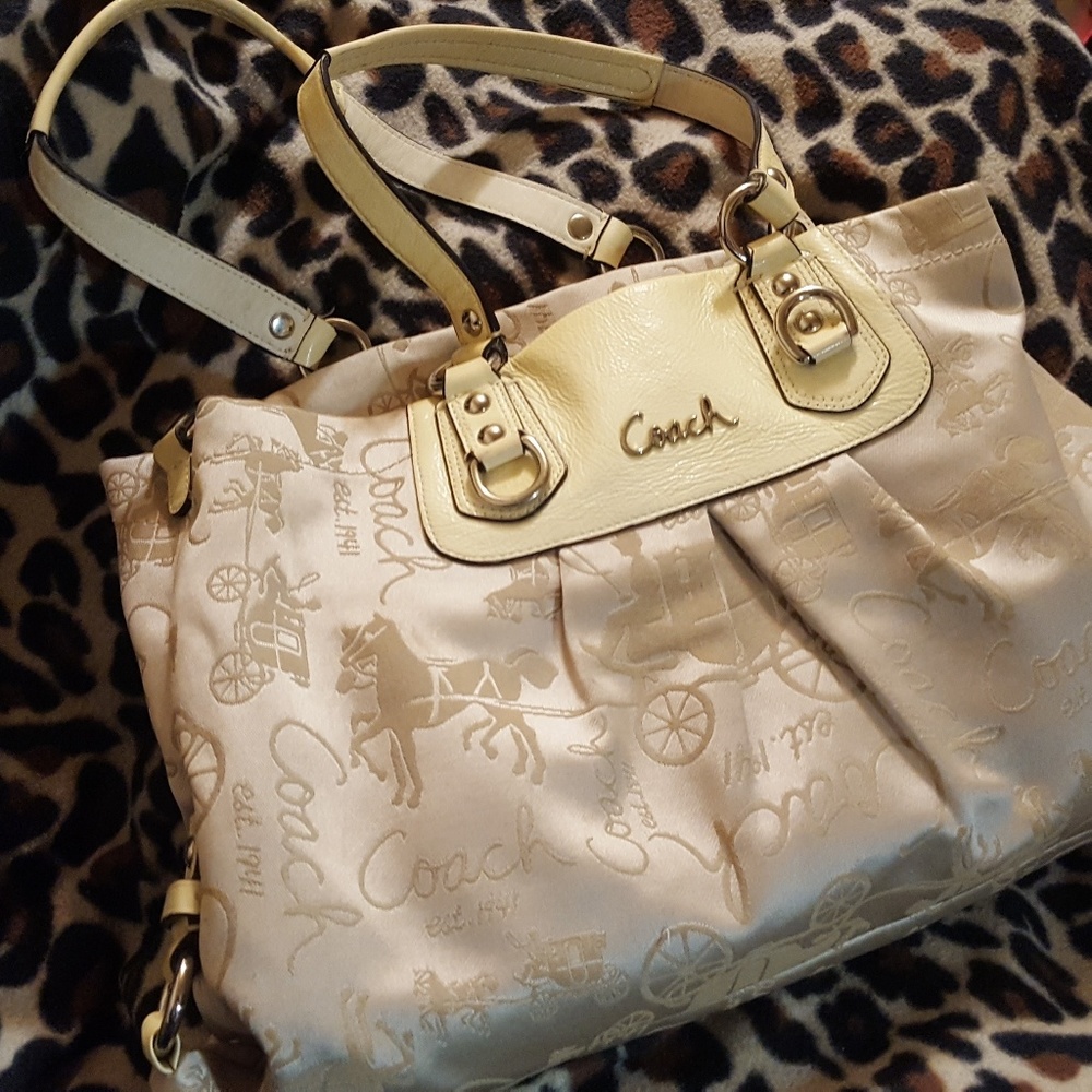 Coach 15656 Ashley Horse and Carriage Carry-all